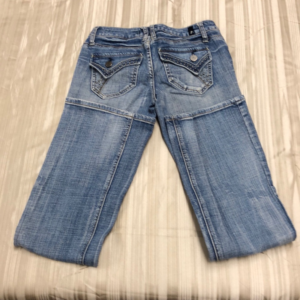 Z 2 Blue Jeans Fancy Button Pockets Straight leg Size 3
